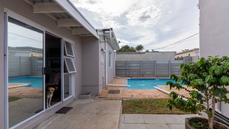 4 Bedroom Property for Sale in Churchill Estate Western Cape